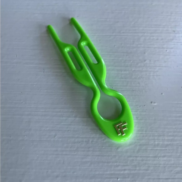 Fiona Franchimon No 1 Hairpin Apple Green - New Without Original Box - Picture 1 of 8